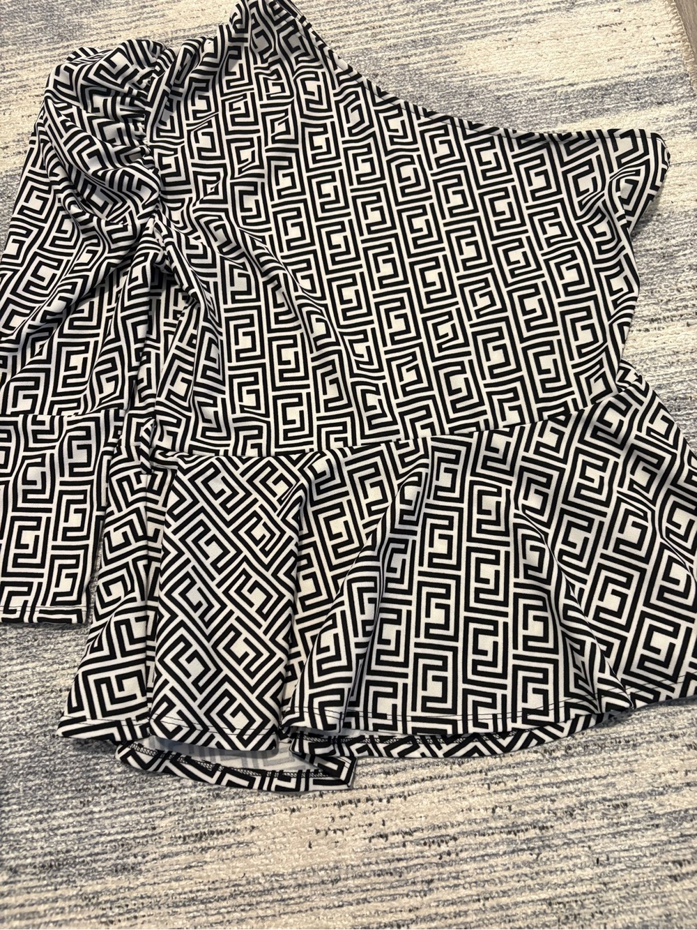 Black & White Geometric Ruffle Skirt